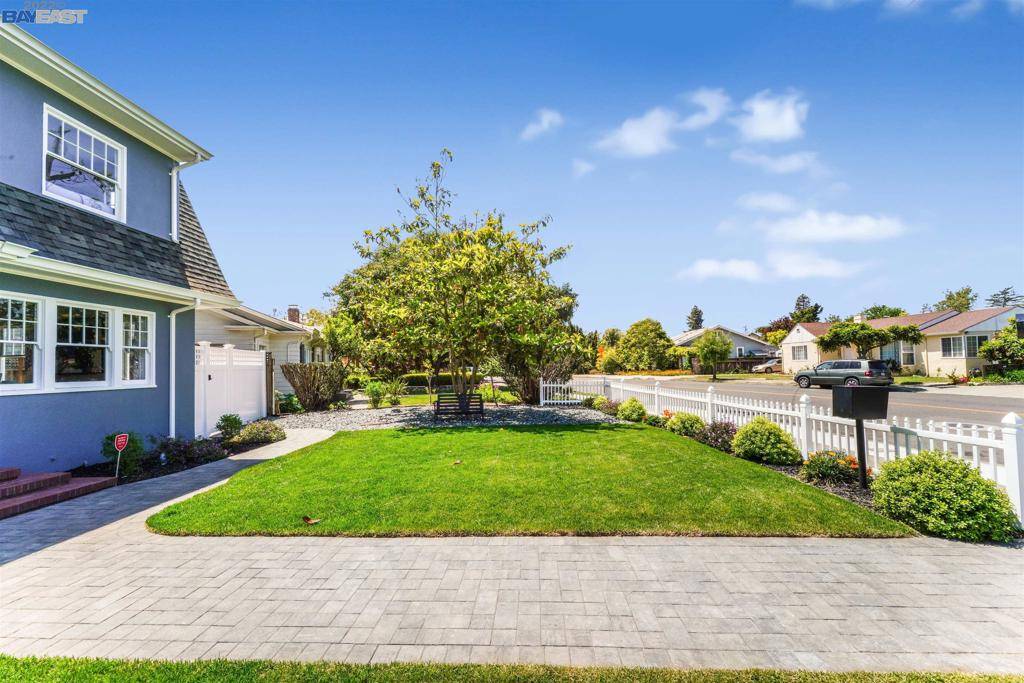 San Leandro, CA 94577,393 Dowling Blvd