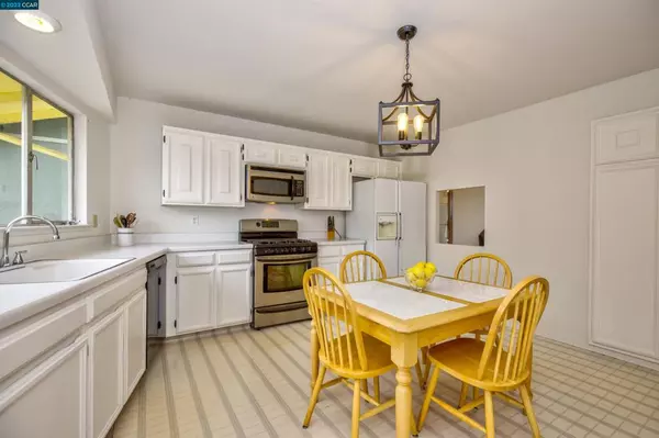 Pacifica, CA 94044,5 Carleton Pl