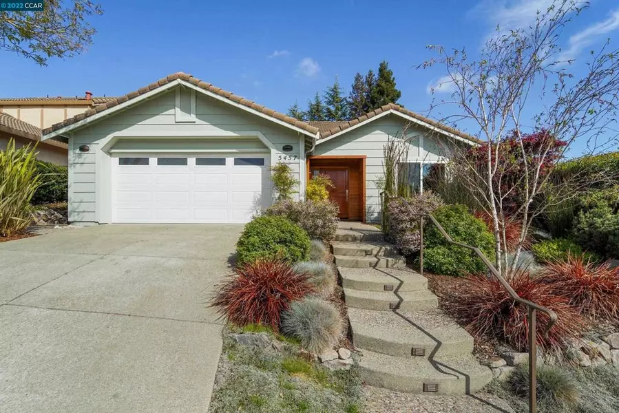 5457 Carriage Dr, Richmond, CA 94803