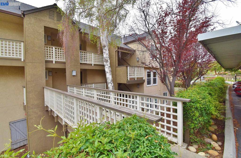 Hayward, CA 94544-8714,675 Newbury Ln #344