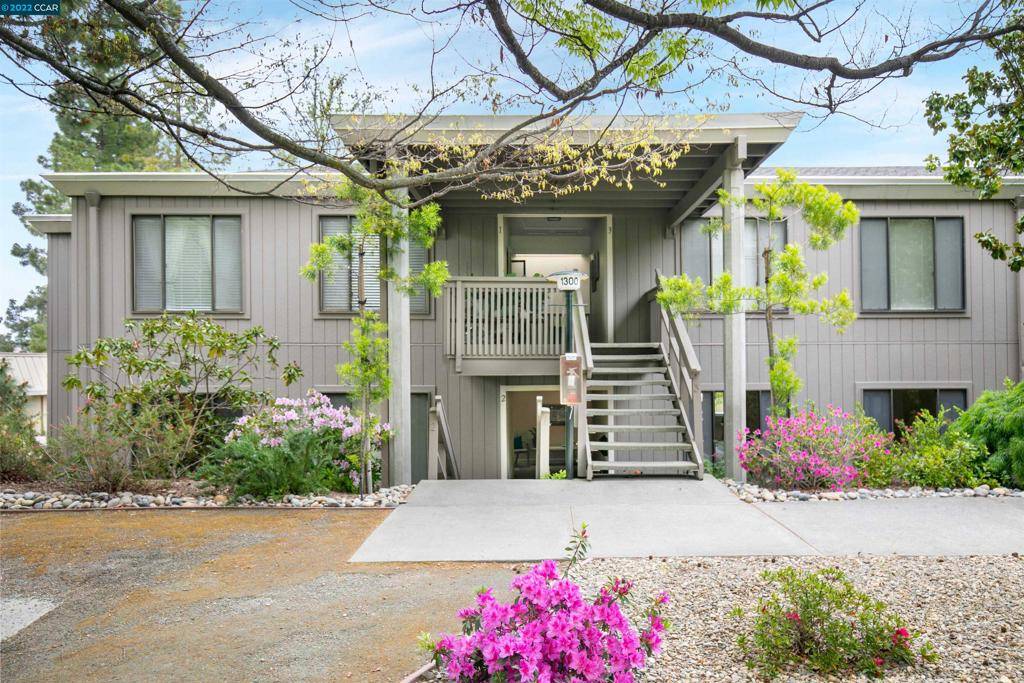1300 Canyonwood Ct #4, Walnut Creek, CA 94595
