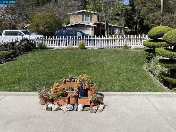 El Sobrante, CA 94803-2214,4214 FARISS LN