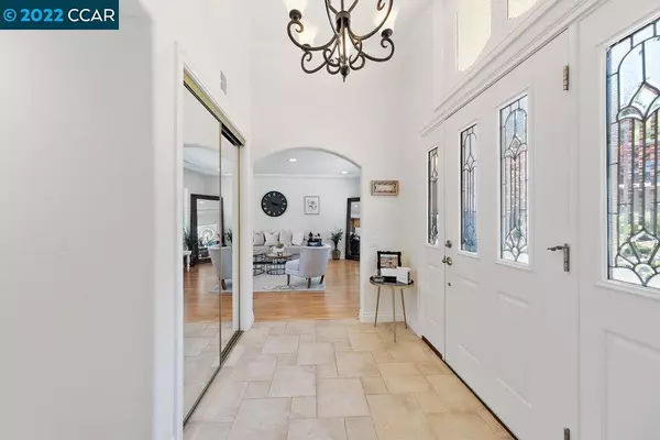 Walnut Creek, CA 94595,1517 Oakmont Dr #6