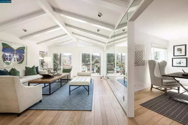 Moraga, CA 94556,66 Hardie Drive