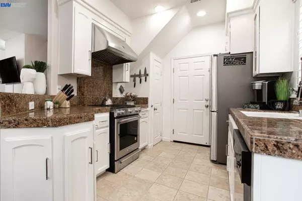 San Leandro, CA 94578,1632 Renaissance Ln