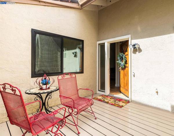 Moraga, CA 94556-1956,1541 Moraga Way