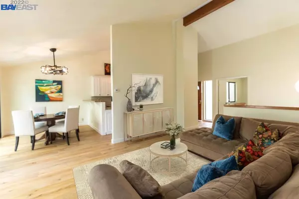 Moraga, CA 94556-1956,1541 Moraga Way