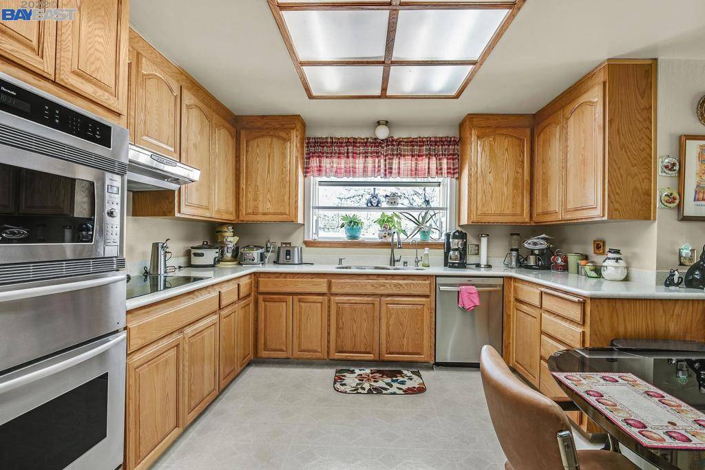 Pleasanton, CA 94566,6348 Arlington Dr