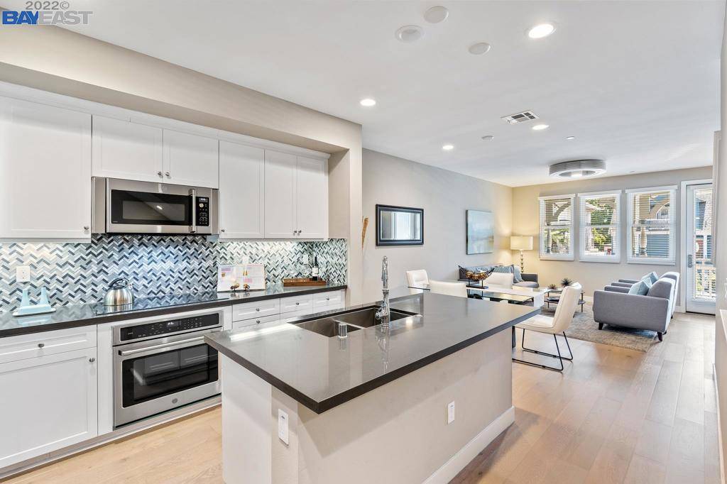 2105 Eagle Ave, Alameda, CA 94501
