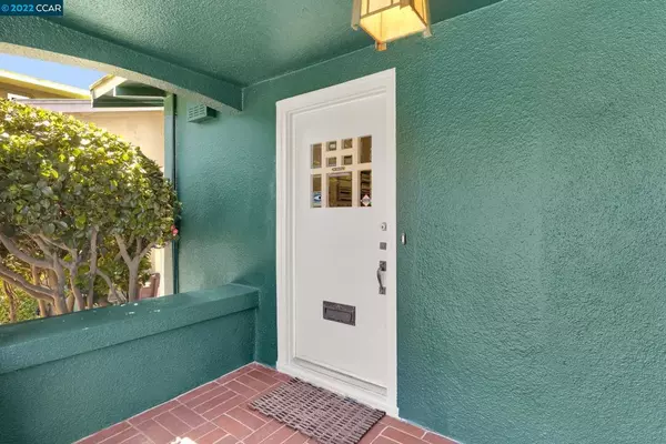 Oakland, CA 94618,5437 Thomas Ave