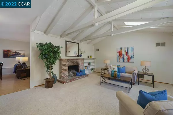 Orinda, CA 94563,33 Valley Dr