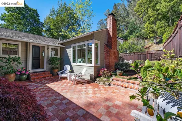 Oakland, CA 94611,6309 Pinehaven