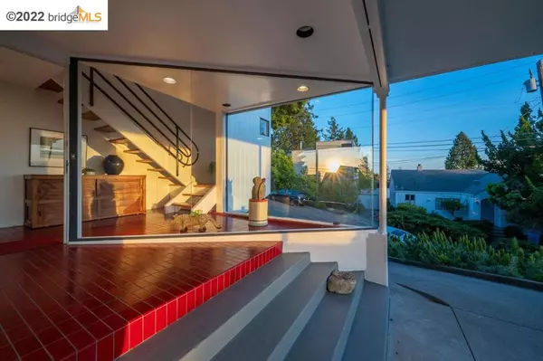 Berkeley, CA 94708,735 Cragmont Ave