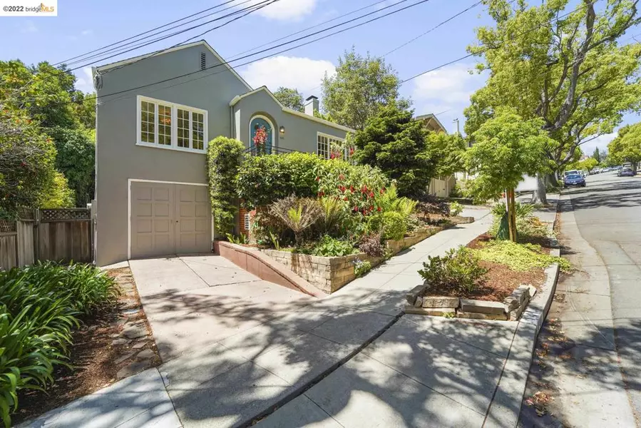 141 Greenbank Ave, Piedmont, CA 94611