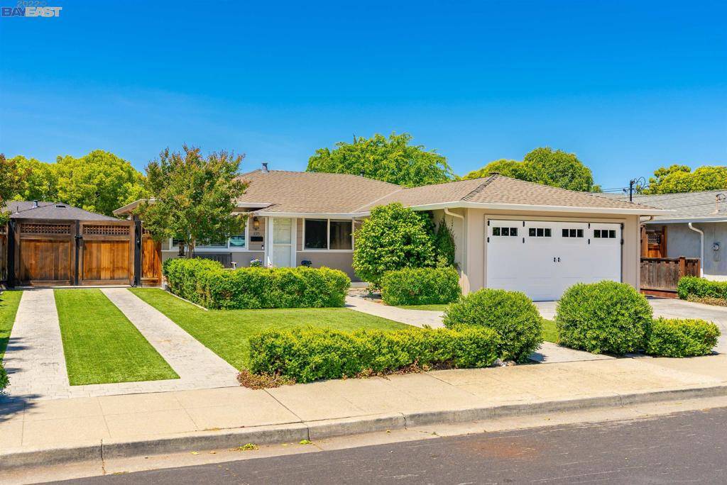 895 Camelia Dr, Livermore, CA 94550