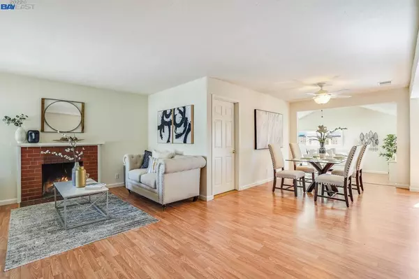 CA 94580,15823 Paseo Largavista