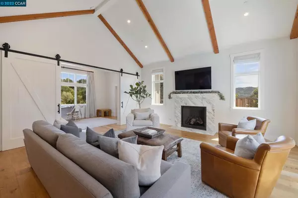 Orinda, CA 94563,17 Bates Blvd