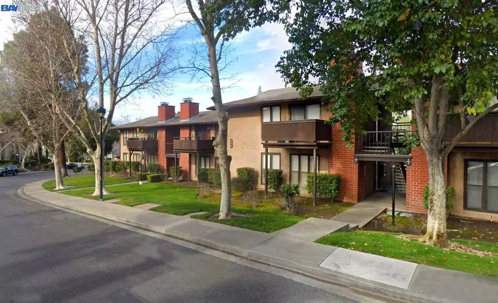 329 Camelback Rd, Pleasant Hill, CA 94523