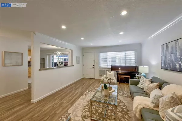 San Leandro, CA 94579,720 Fargo Ave #7