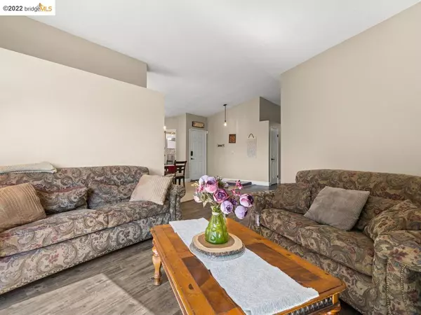 Antioch, CA 94509,3017 Butternut St