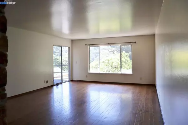 San Carlos, CA 94070,129 Dolton Ave