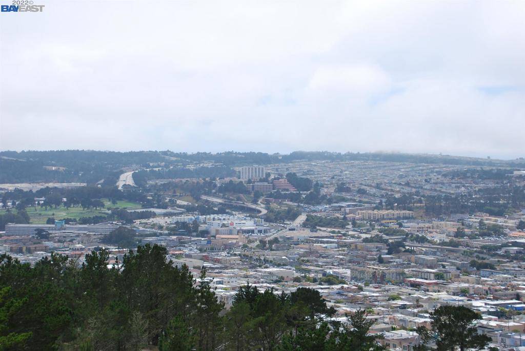 Daly City, CA 94014,423 Green Ridge Dr #2