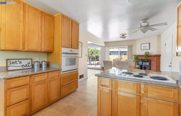 El Sobrante, CA 94803,5525 Olinda Rd