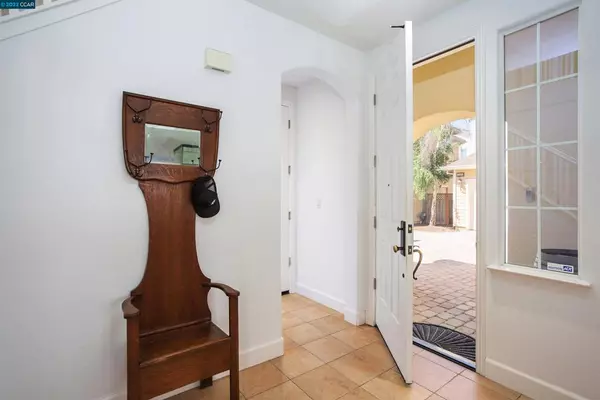 Vallejo, CA 94591,6094 Ashwell Way