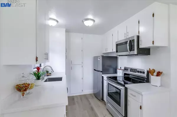 Mountain View, CA 94043,2542 W Middlefield Road