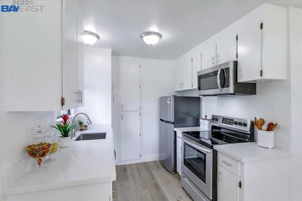 Mountain View, CA 94043,2542 W Middlefield Road