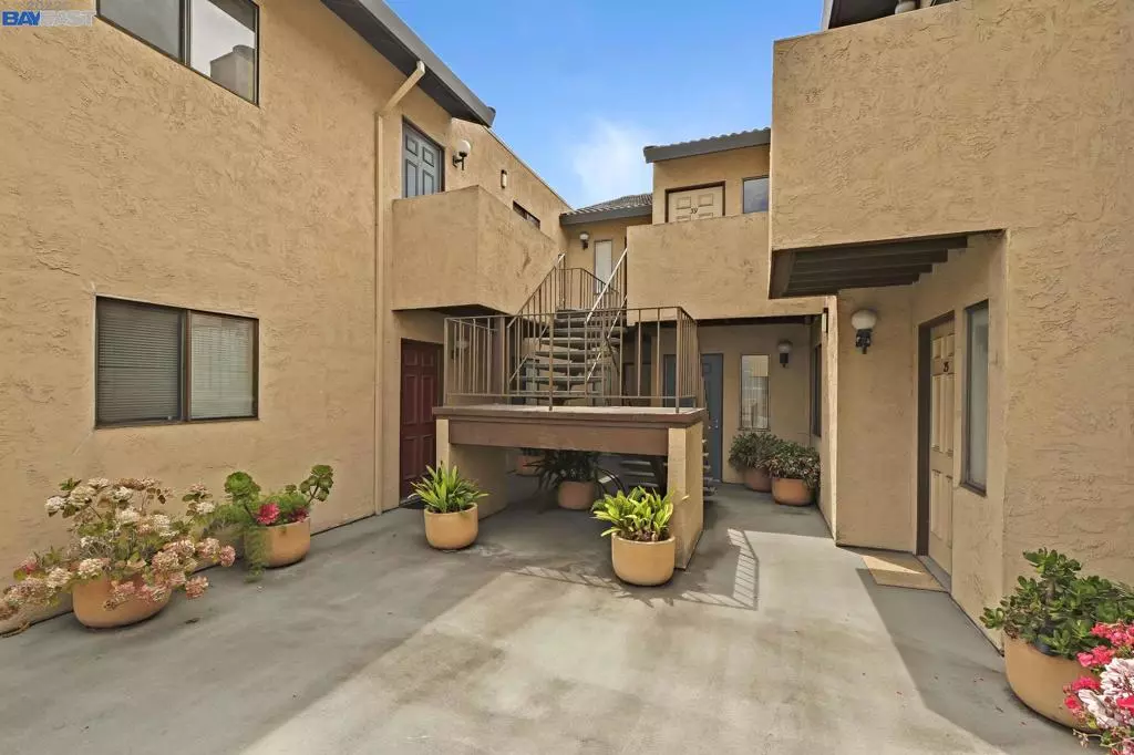 San Pablo, CA 94806,2830 21st #39