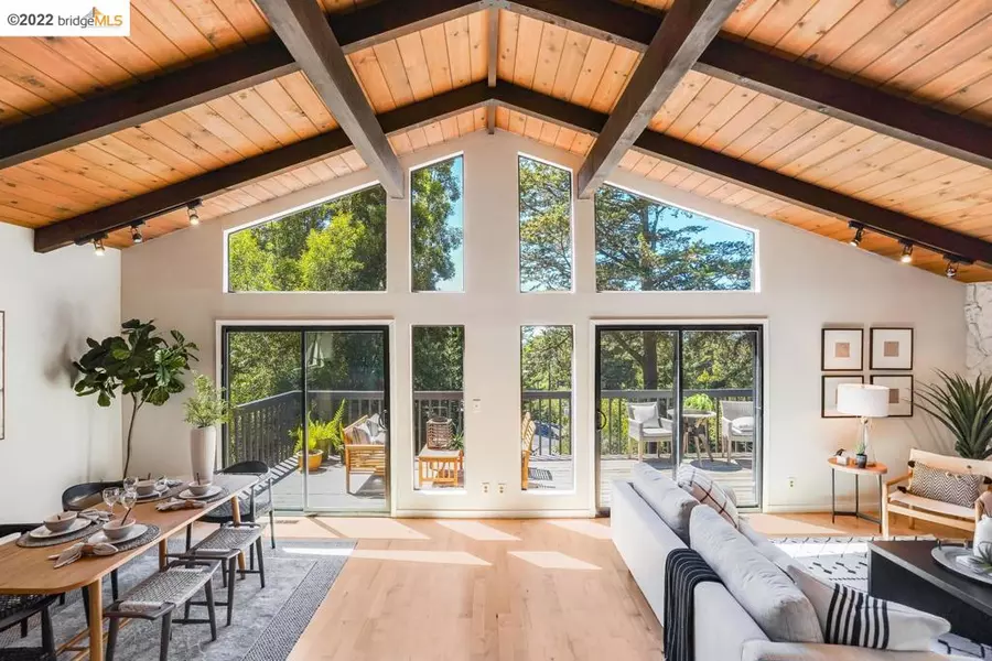 9383 Skyline Blvd, Oakland, CA 94611