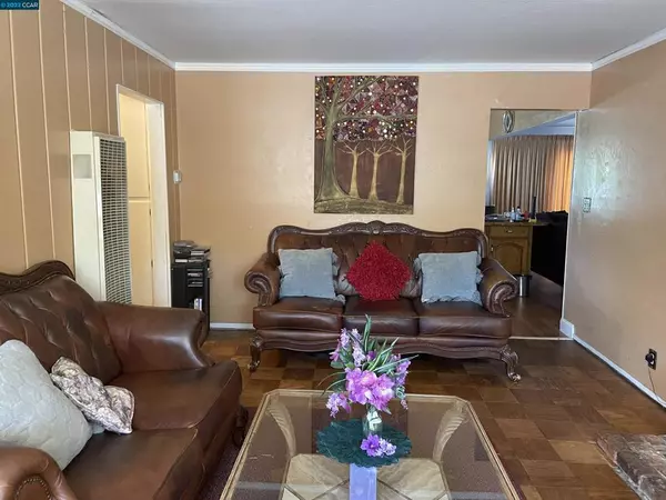 El Sobrante, CA 94803,5833 SHERWOOD FOREST DRIVE