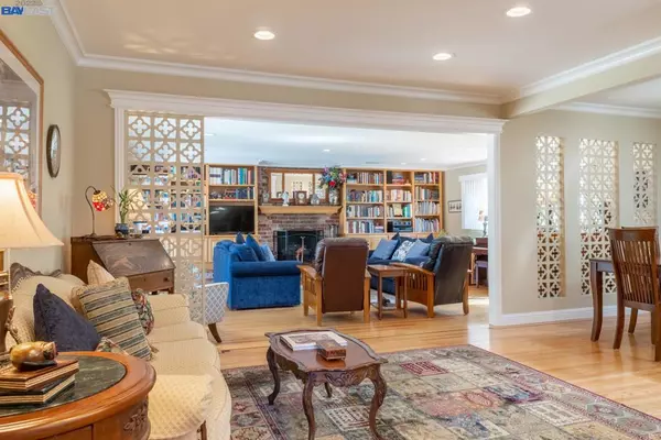 CA 94580,1654 Via Amigos