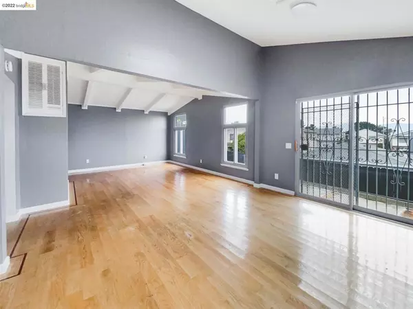 Daly City, CA 94015,209 Dennis Dr