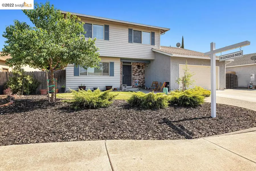 721 Almond Dr, Oakley, CA 94561