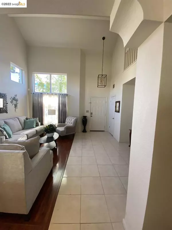 Antioch, CA 94509,4508 Muledeer