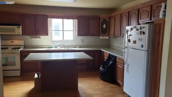 San Leandro, CA 94577-1379,847 Donovan Dr