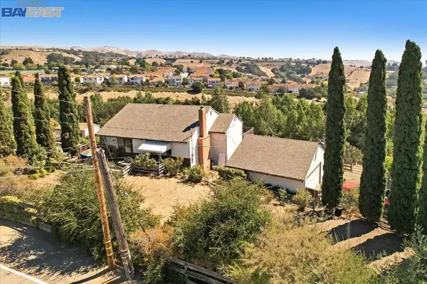 5911 Jensen Rd, Castro Valley, CA 94552