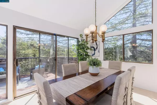 205 Village Gate Rd, Orinda, CA 94563
