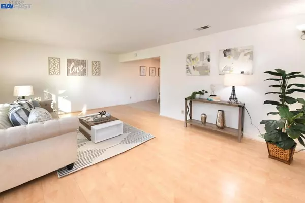 Pleasanton, CA 94588,4701 Saginaw Cir