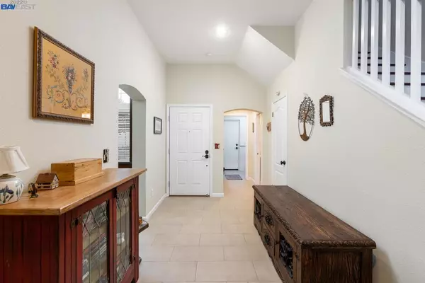 Pleasanton, CA 94588,5705 Belleza Dr