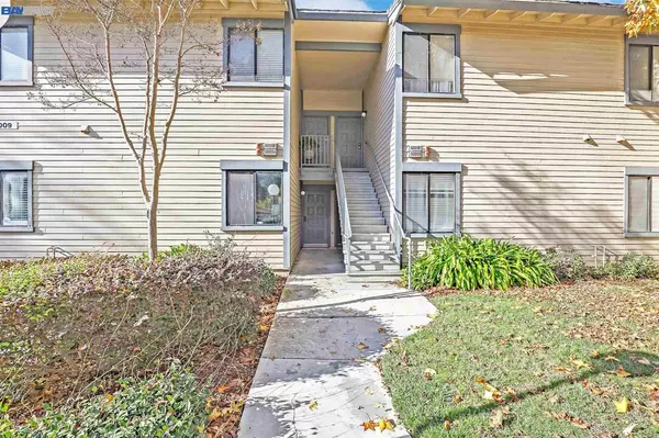 Newark, CA 94560,6009 Joaquin Murieta Ave #A