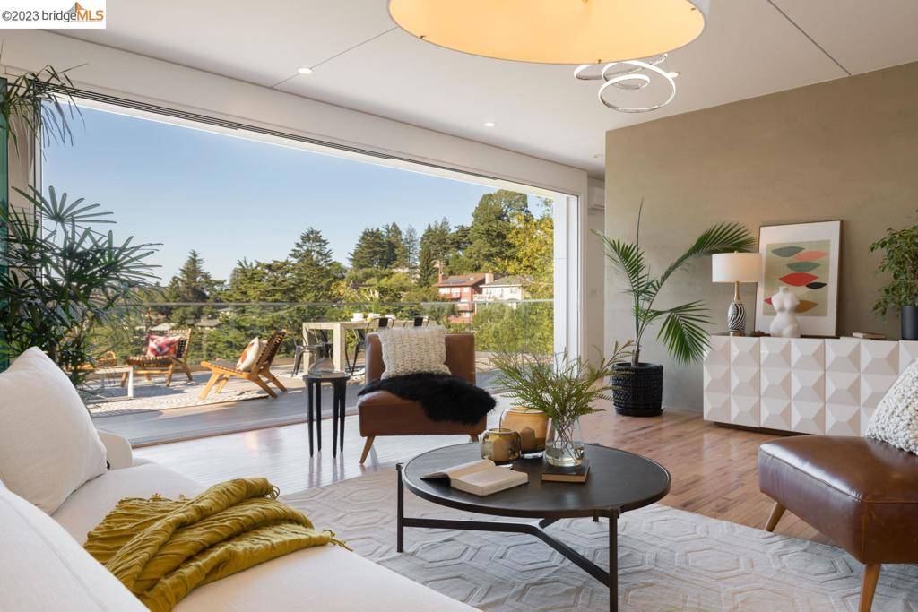 54 Carisbrook Lane, Oakland, CA 94611