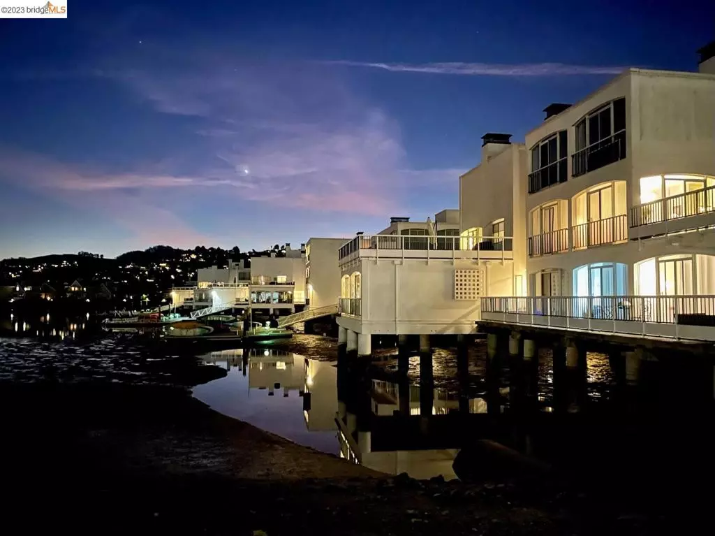 Mill Valley, CA 94941,3221 Shelter Bay Ave