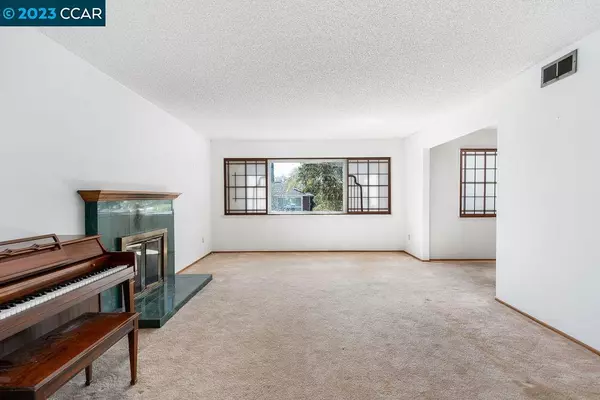 Richmond, CA 94803,4515 Robert Way