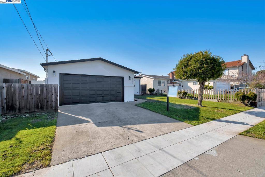 Newark, CA 94560,36615 Sycamore St