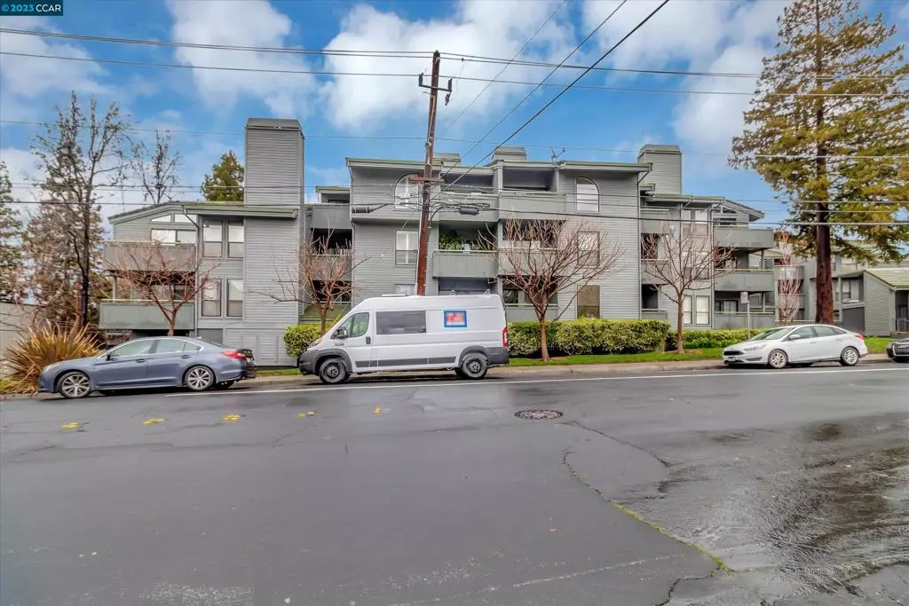 Walnut Creek, CA 94596-4867,1692 San Miguel Dr