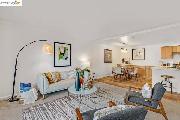 Oakland, CA 94611,77 Fairmount Avenue #211