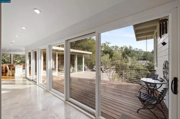 Orinda, CA 94563,49 Las Cascadas Rd